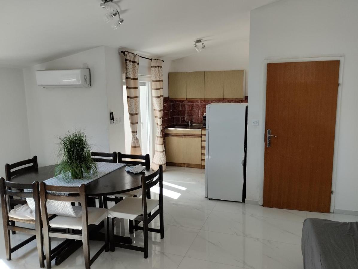 Braco Apartments By The Sea With A Sea View Zaboric Eksteriør bilde